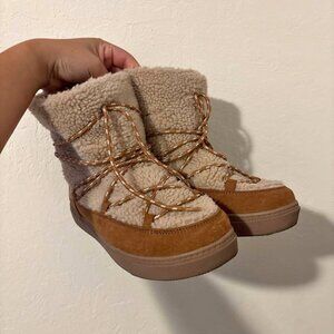Old Navy Winter Boots